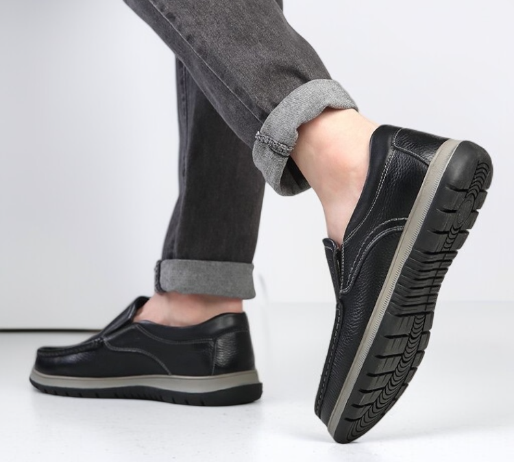 비즈니스 캐주얼에 어울리는 남성 로퍼