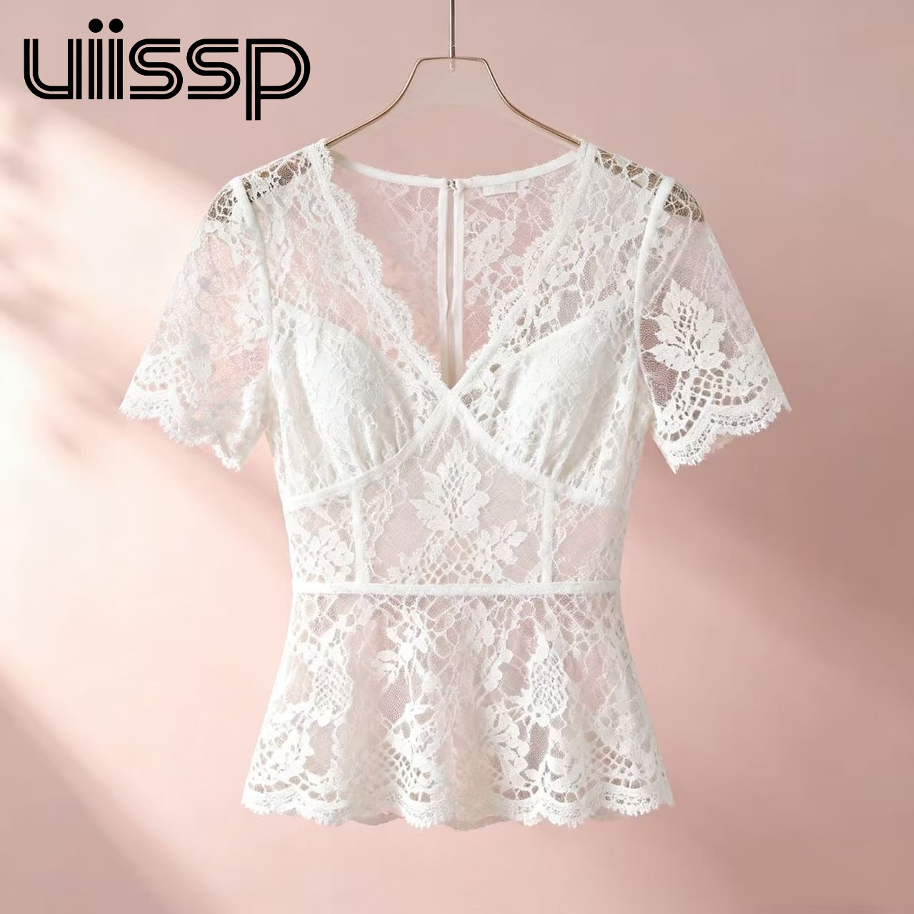 여성 레이스 탑 디테일 확대 사진