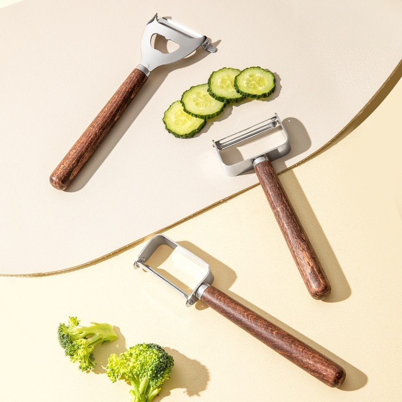Kitchen apple and melon peeler