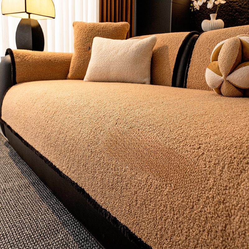 Luxuriöses, dickes Plüsch-Sofakissen mit elegantem Design