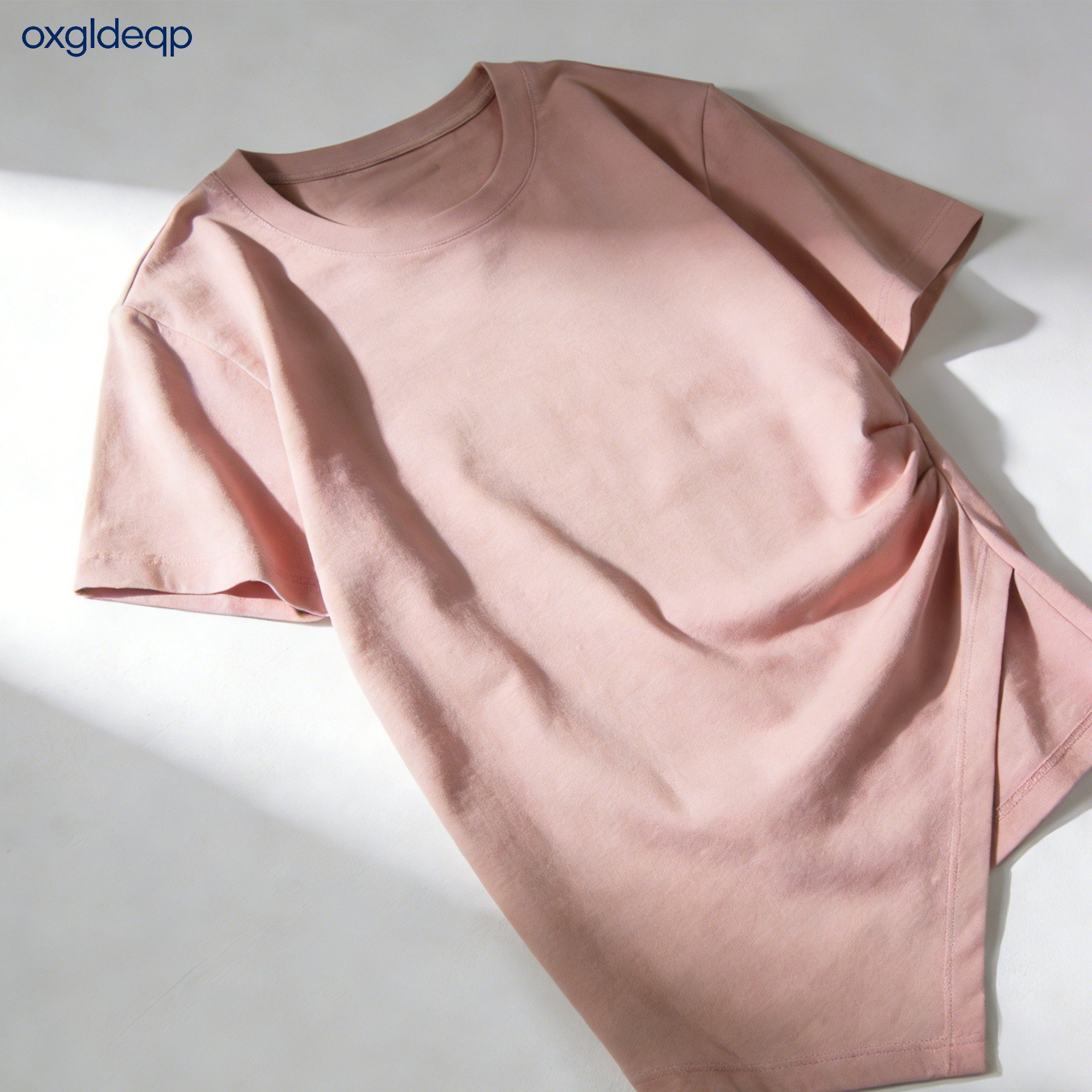 100%コットンの半袖シャツ