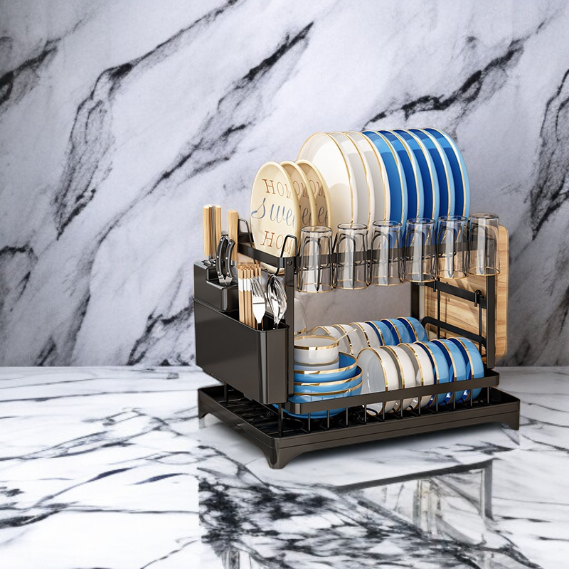 Dish rack with water drainage system