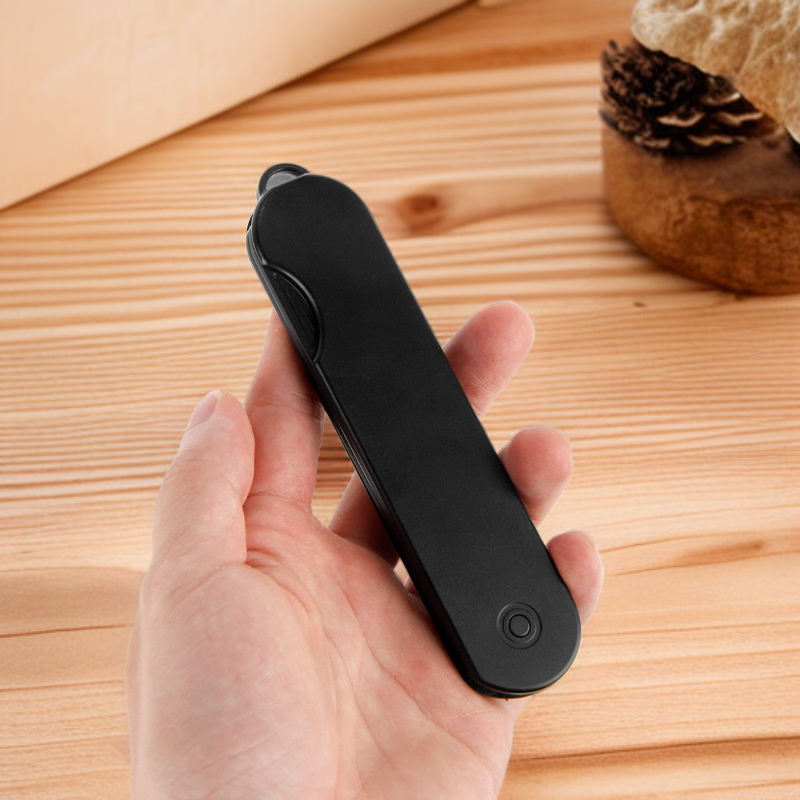 여행 가방에 쏙 들어가는 휴대용 빗