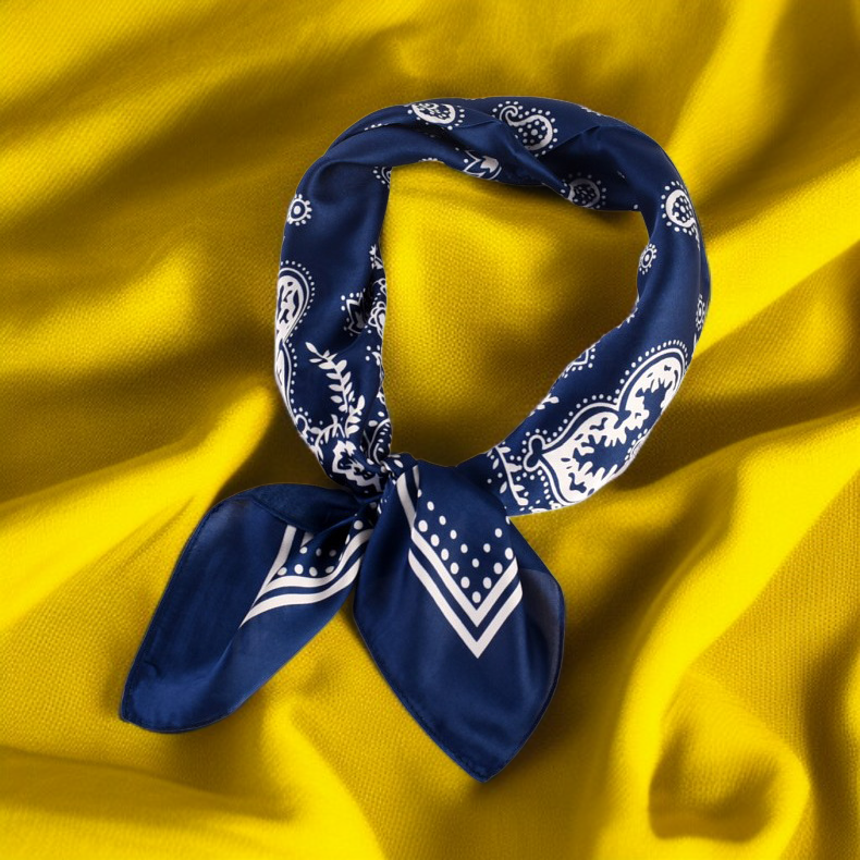 ヴィンテージサテンのヘッドスカーフ