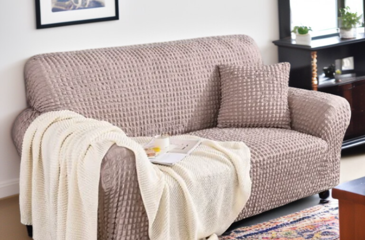 伸縮性抜群のユニバーサルソファカバー装着例