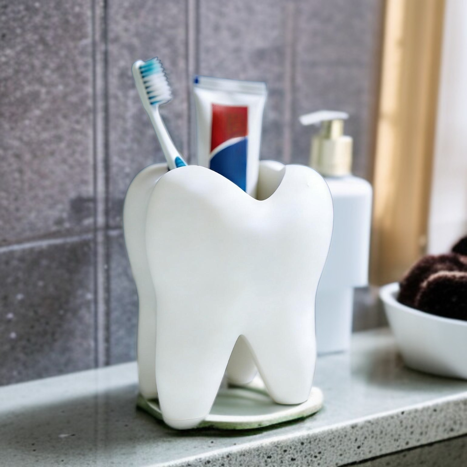 Praktyczny stojak na szczoteczki do zębów w kształcie zęba