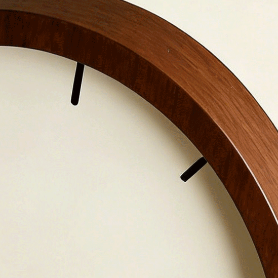 Reloj de mesa moderno y artístico