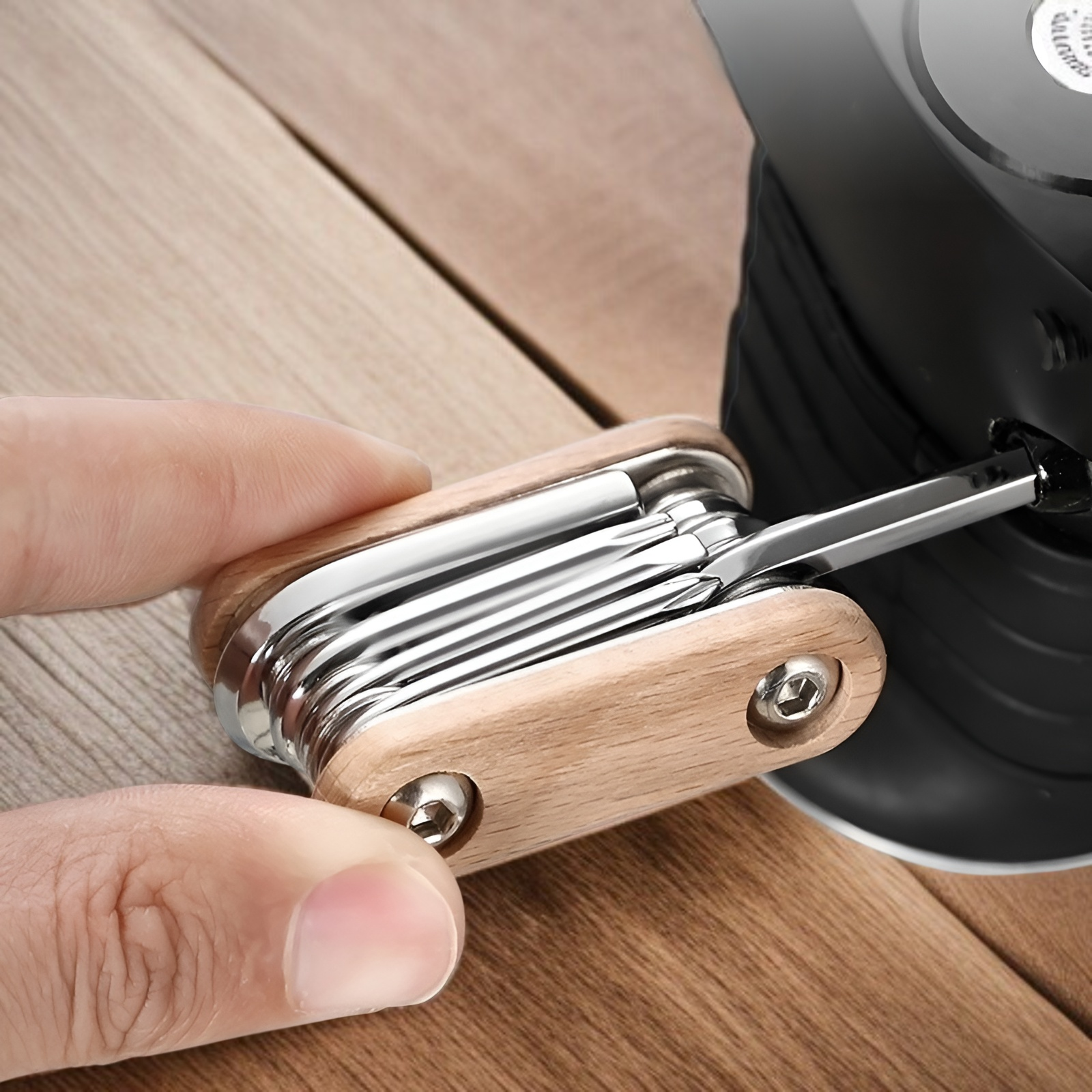 国境を越えた自転車ツールミニ折りたたみツール8-in-1折りたたみドライバー多機能折りたたみ修理ツール