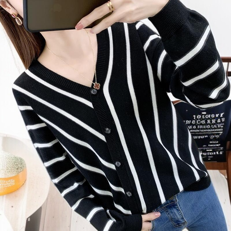 신상 봄가을 디자인 스웨터 여 루즈핏 위에 군더더기 이너 브이넥 니트 톱