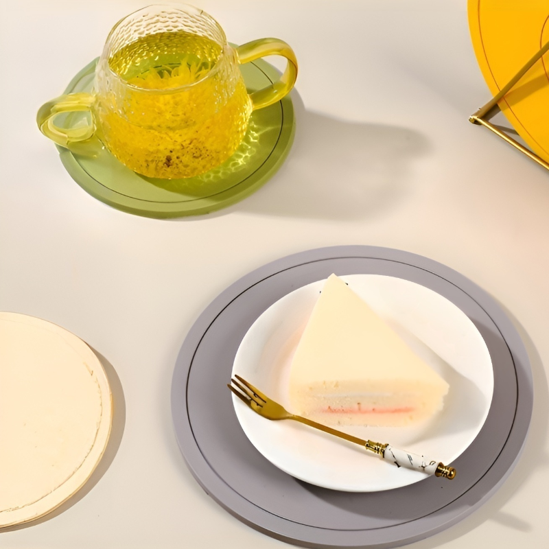 Silicone thermal insulation mat and dining mat