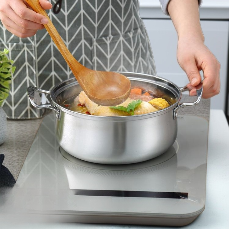 Rust resistant kitchenware set