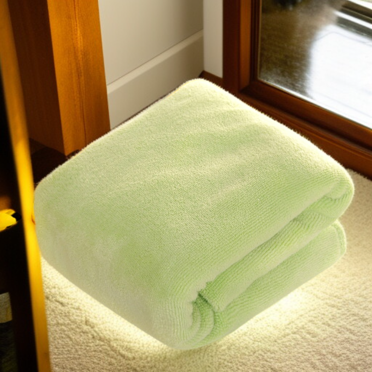 فوطة تنظيف وتجفيف للسيارة من المايكروفايبر