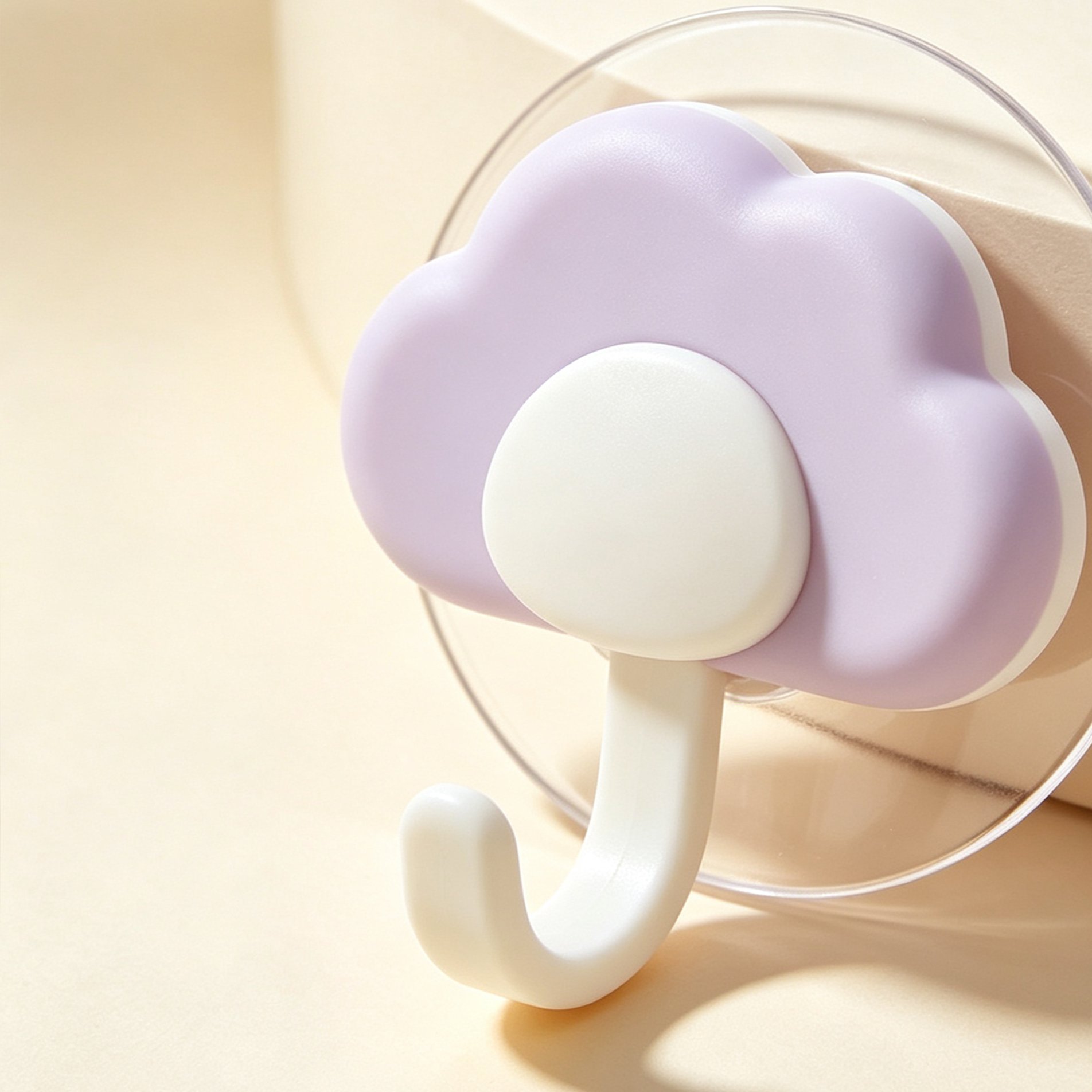 壁に取り付けた雲型吸盤式フックの使用例