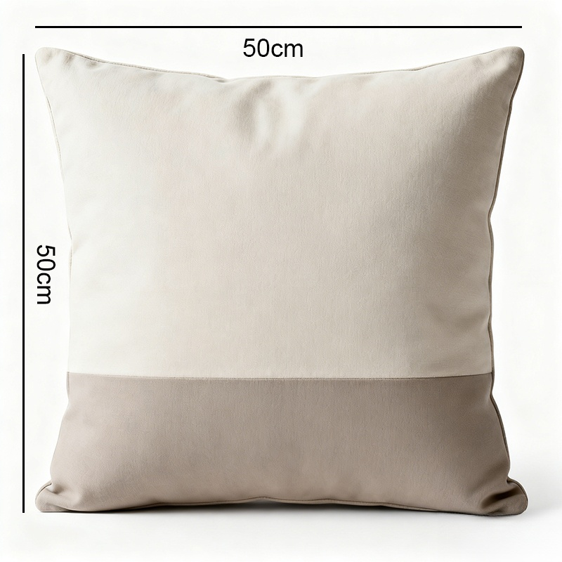 침대 위에 놓인 소프트 쿠션 2개