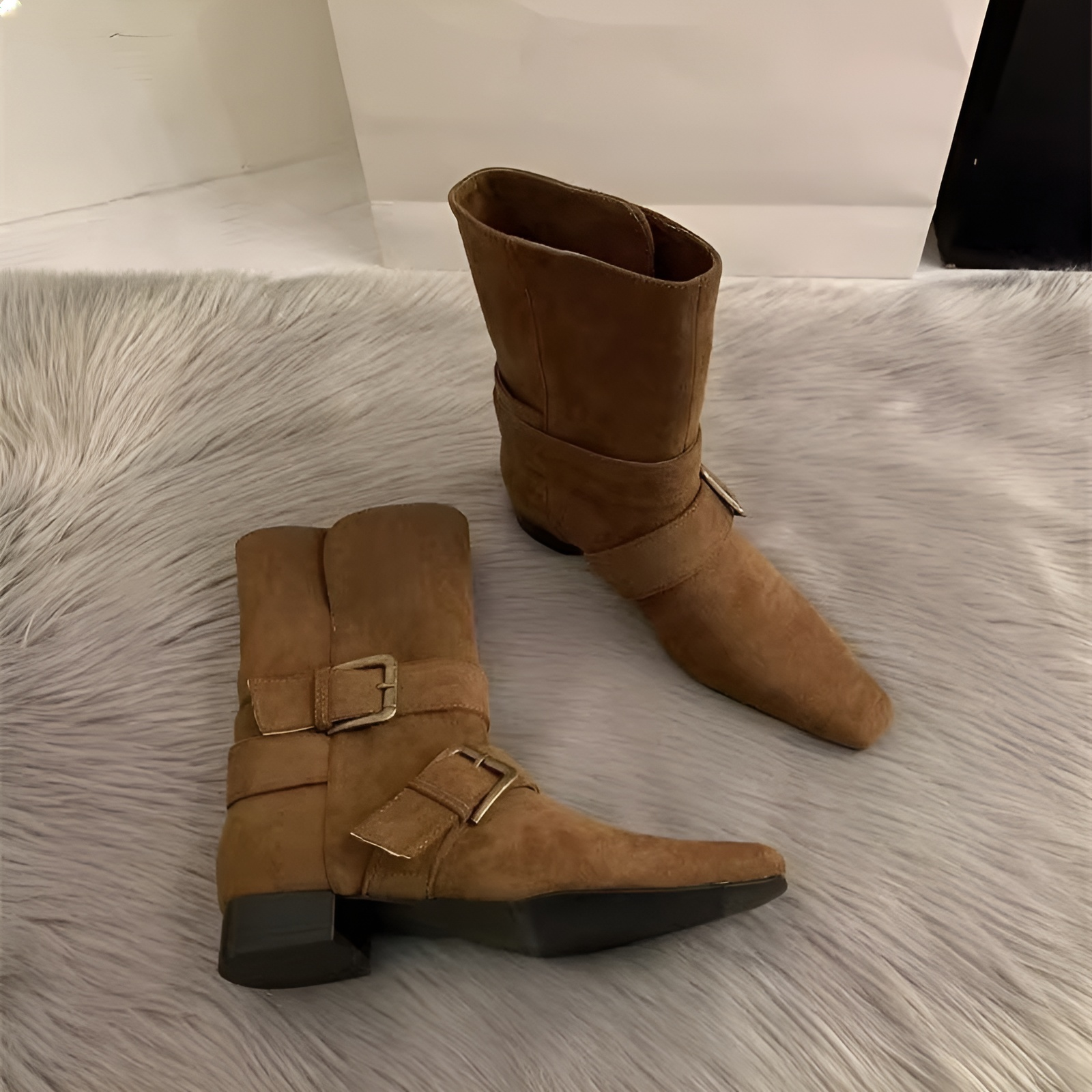 2025年韓国秋冬新作ニッチデザインレトロフレンチショートブーツ小スクエアヘッドウエスタンブーツミドルブーツレディースブーツ