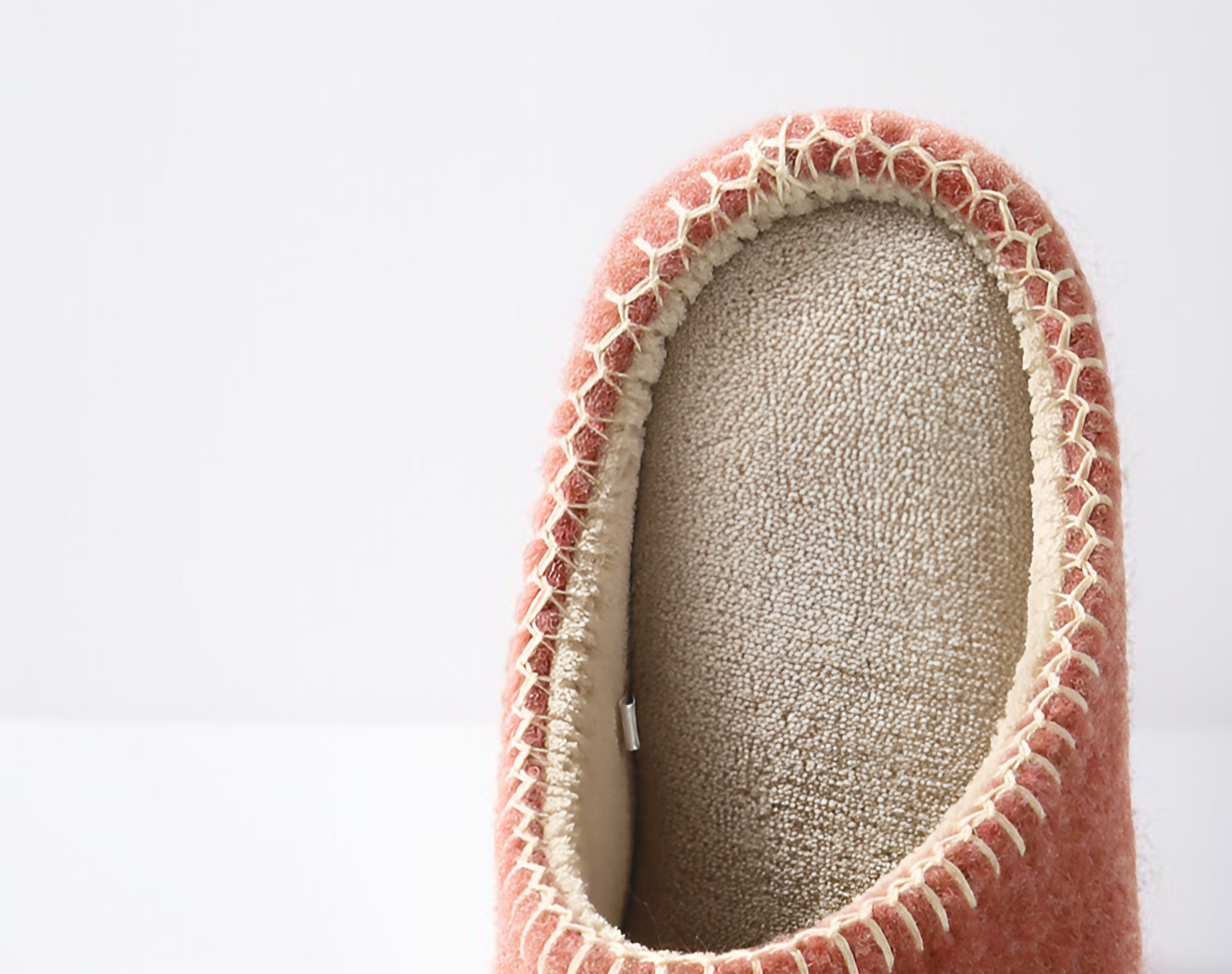 Zimní pantofle s protiskluzovou podrážkou