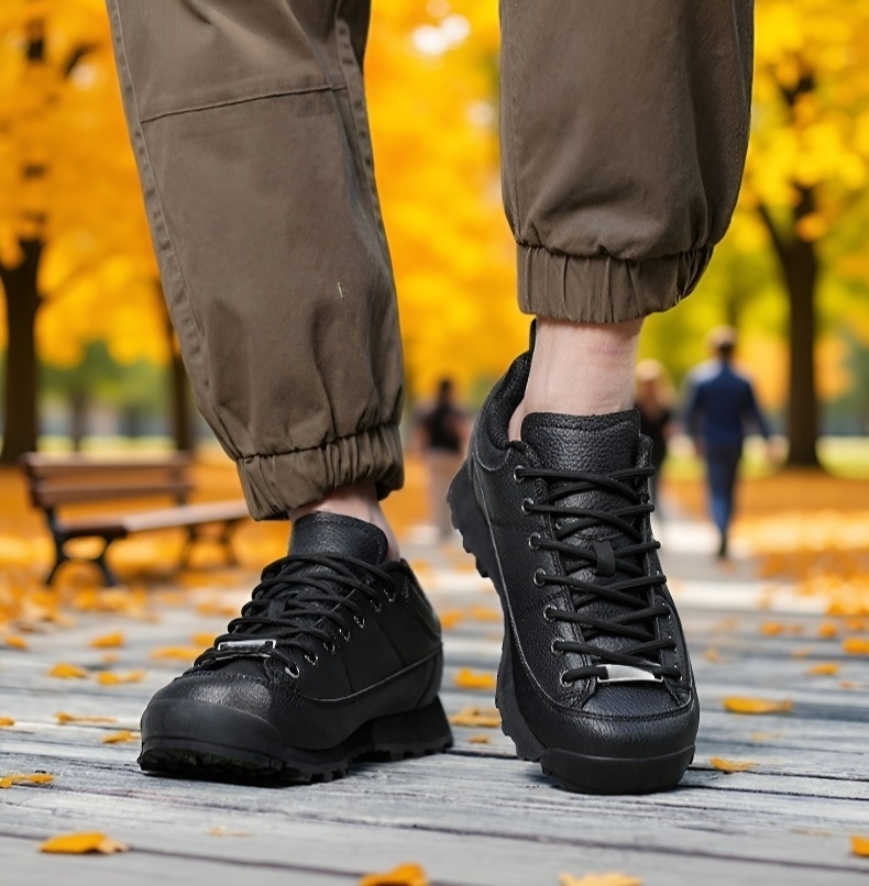 滑り止めソール付きハイキングシューズ底面