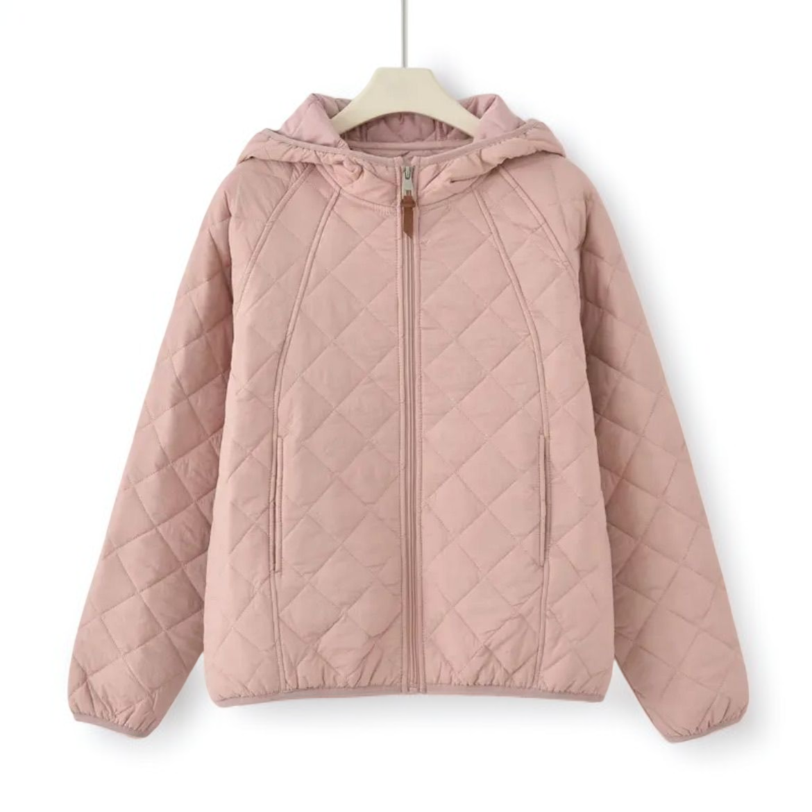 ゆったりとしたシルエットのレディースコート