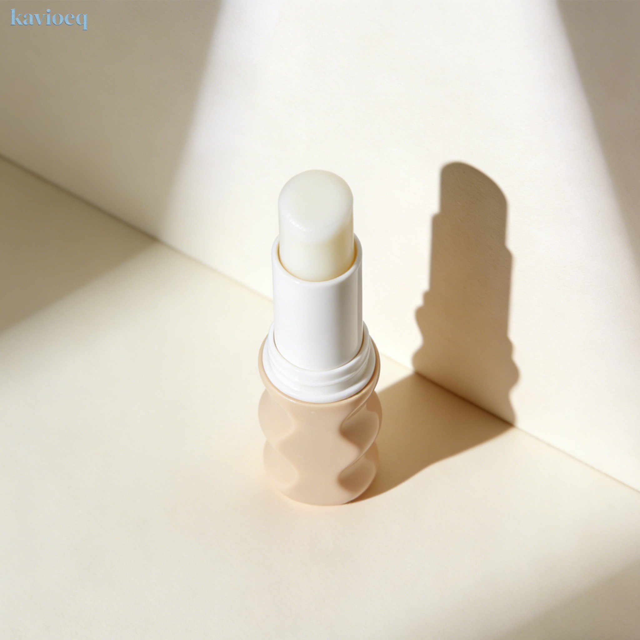 天然成分保濕潤唇膏特寫