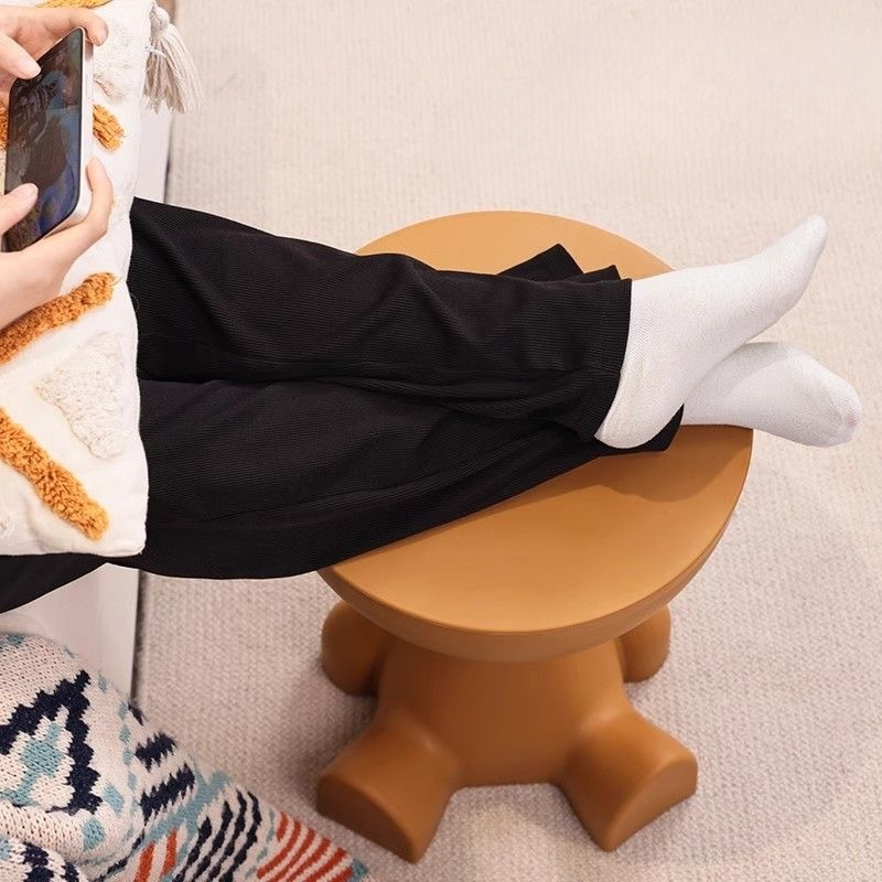 Modernes Beistelltisch-Regal aus nachhaltigem Material für Wohnzimmer und Schlafzimmer