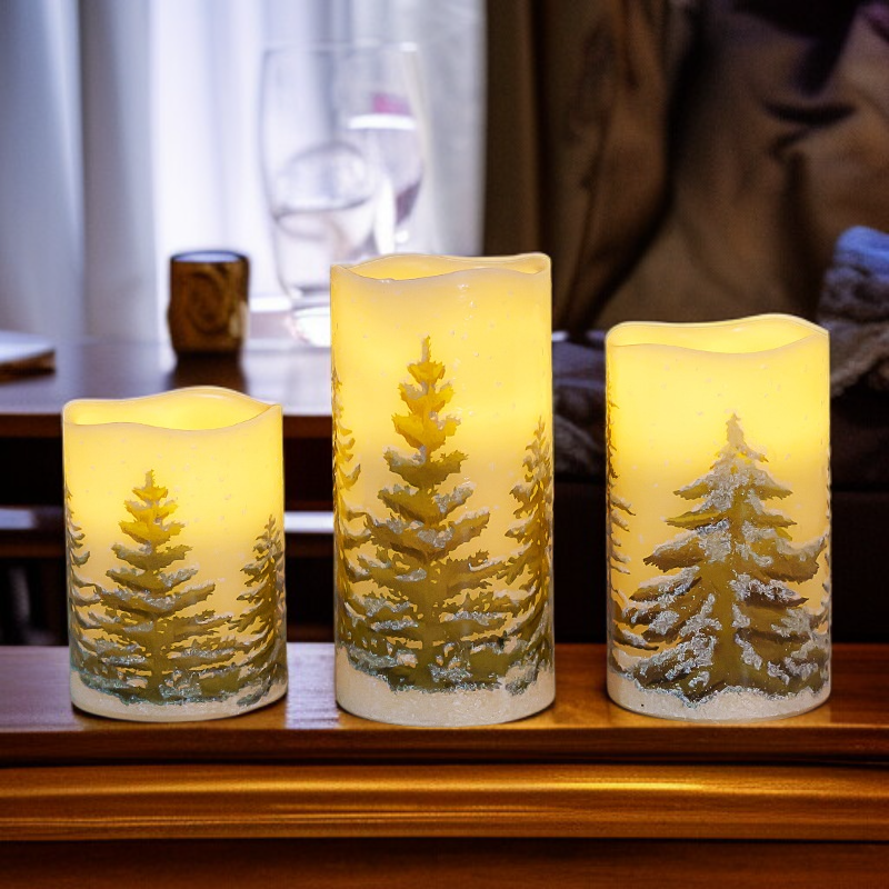 شجرة عيد الميلاد مع أضواء الشموع الإلكترونية LED وزينة ديكورية للأجواء الاحتفالية