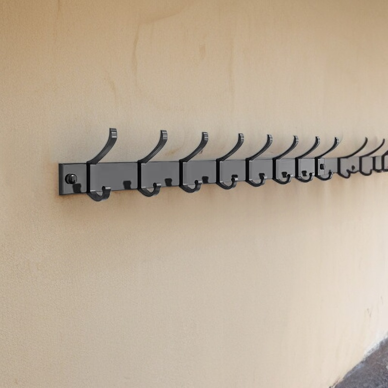 バッグや帽子を掛けた収納フック