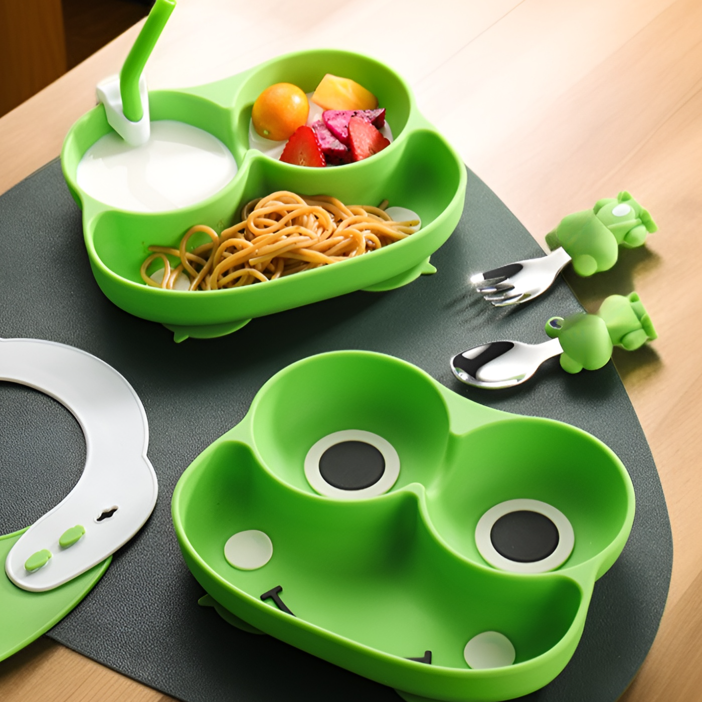 안전한 재질의 아기 만화 접시