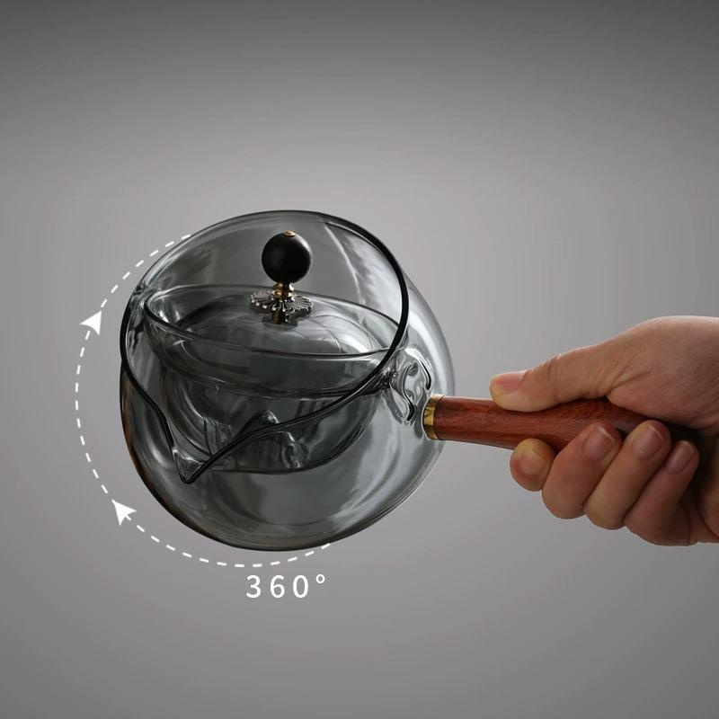 ガラス製の回転式ティーポット