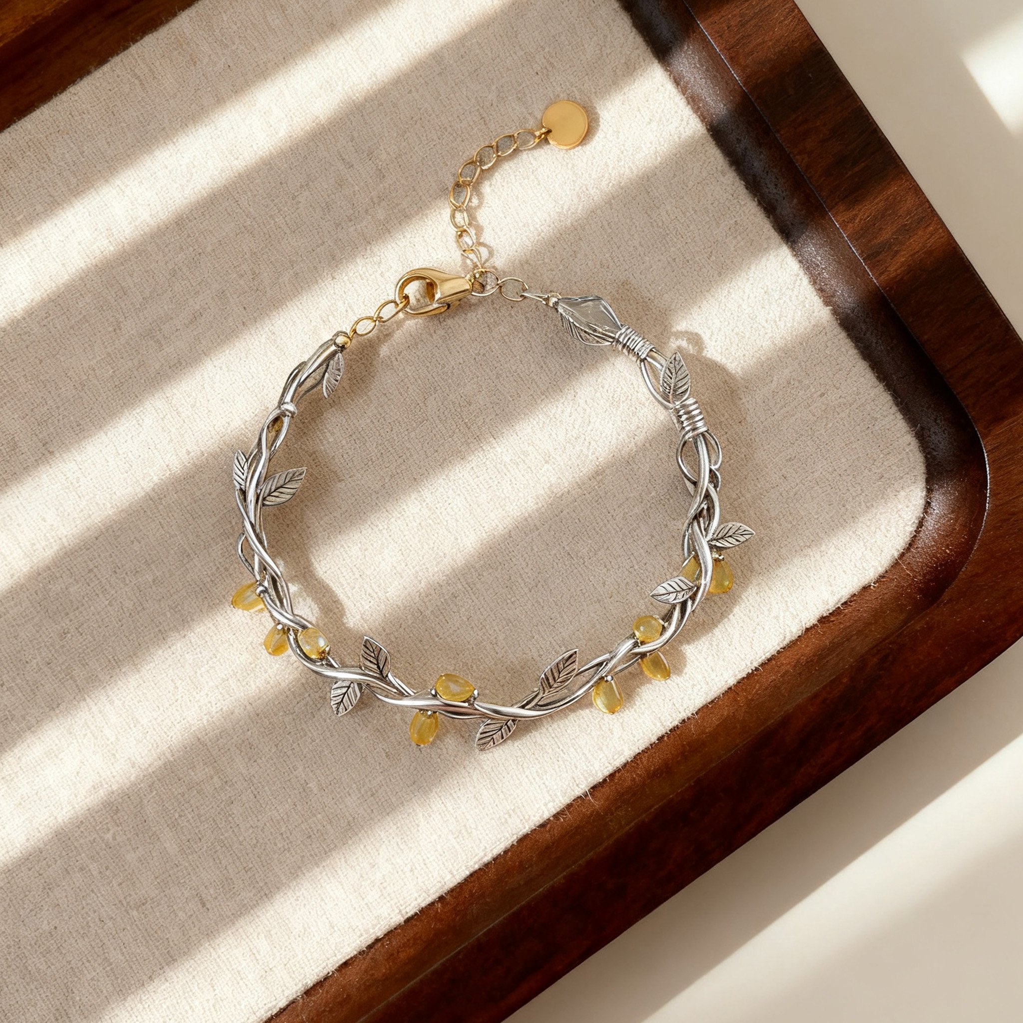 여성스러운 실버 브레이슬릿 전체 이미지