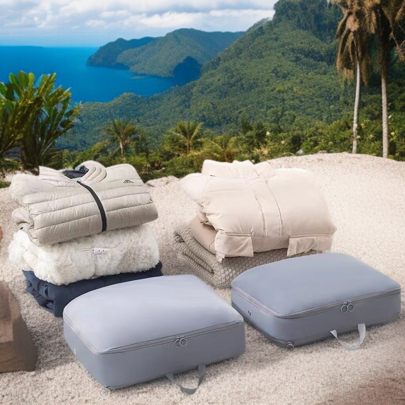 내마모성 방수 소재의 패딩 수납 파우치 사용 모습