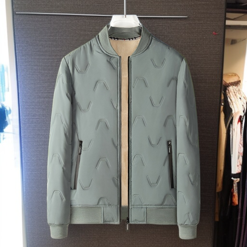 Cierre y botones del abrigo de lana de cordero