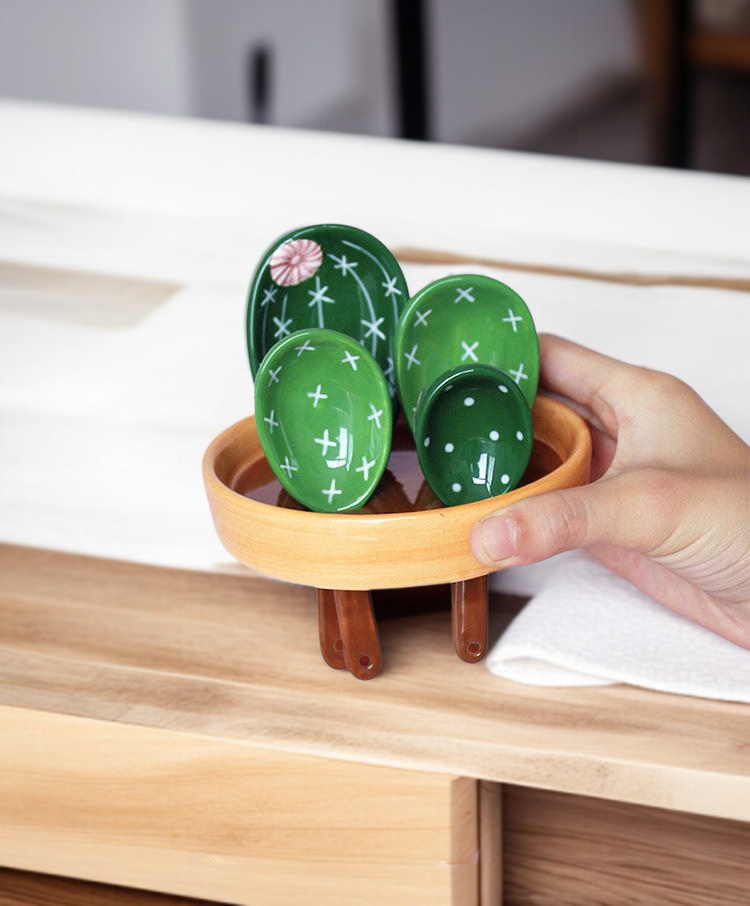 위생적인 숟가락 보관 도자기 받침대