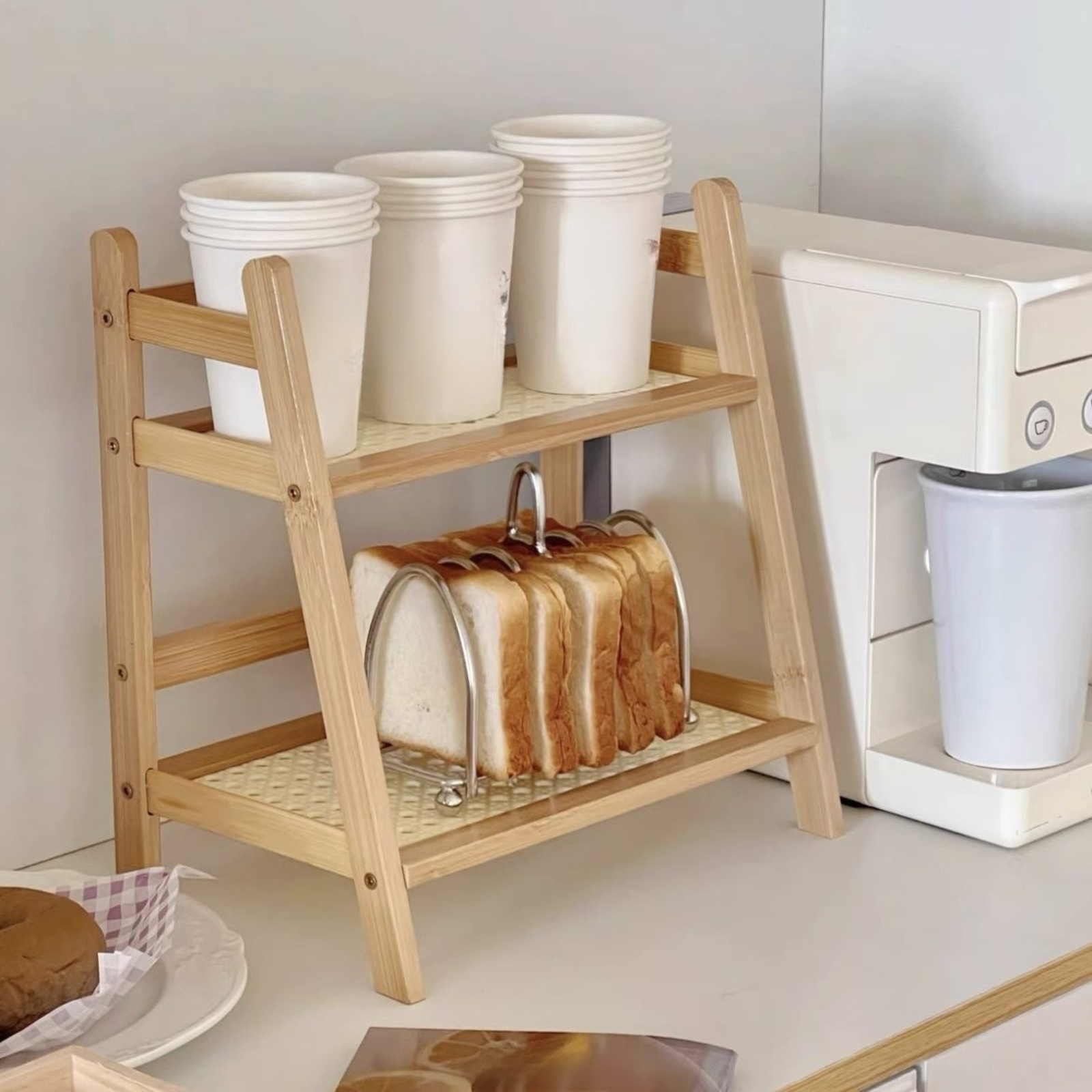 Étagère trapézoïdale à plusieurs niveaux en plastique rotin