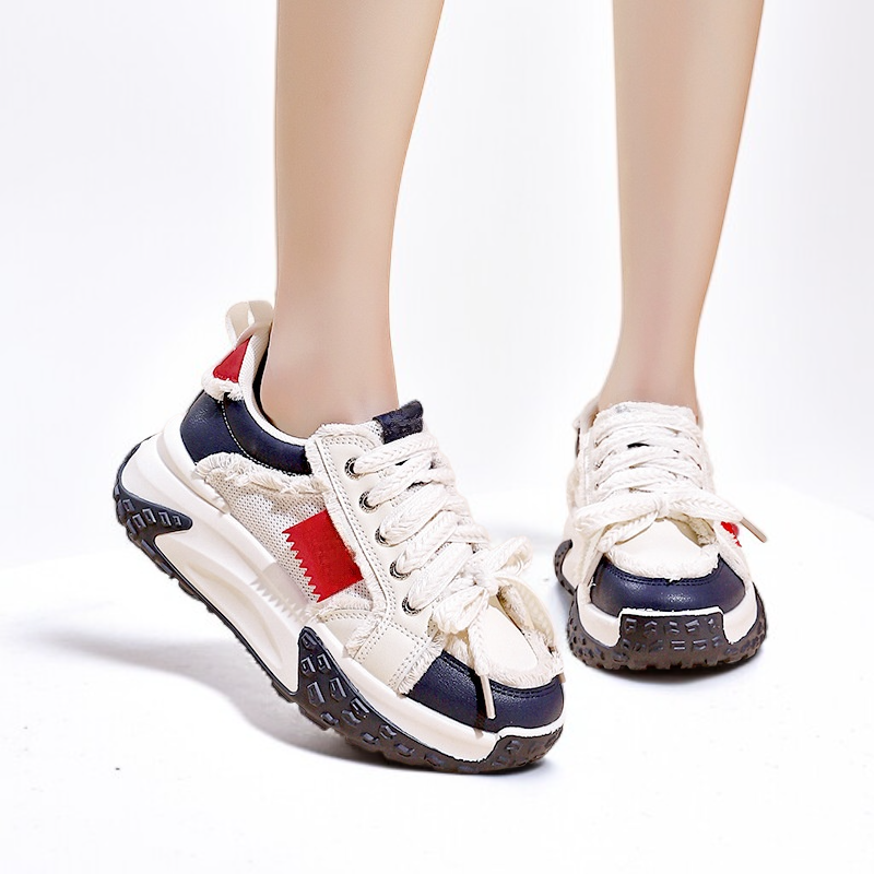 أحذية رياضية مناسبة للجري والمشي