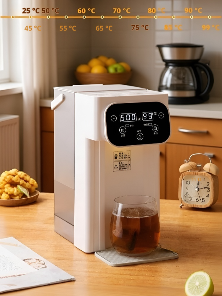 Rychlovarný stolní dávkovač vody