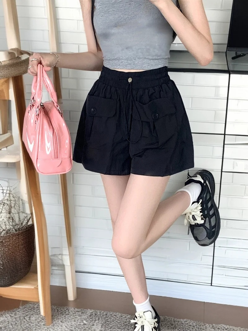 ワークウェア風レディースショートパンツ