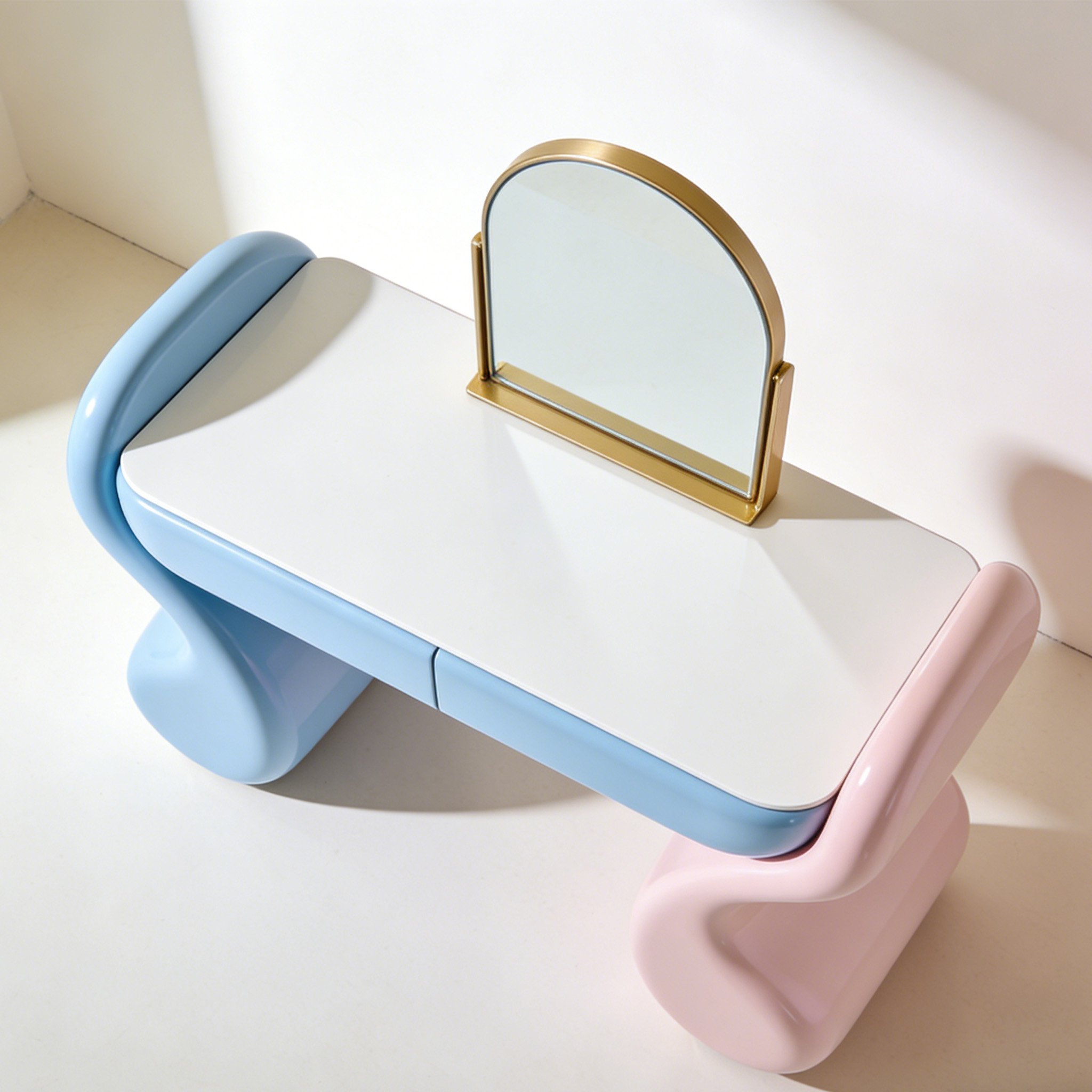 거울이 있는 화장대