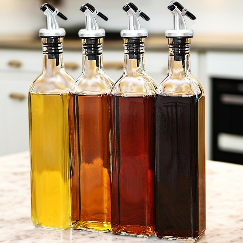 Küchen- und Haushaltsgewürzflaschen