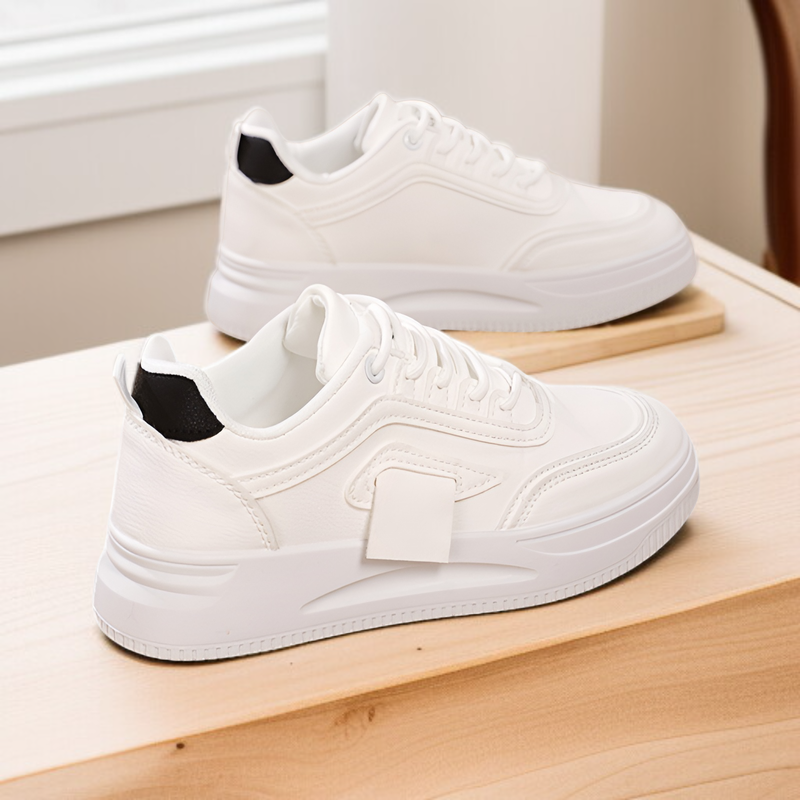 クラシックカジュアルホワイトスニーカー