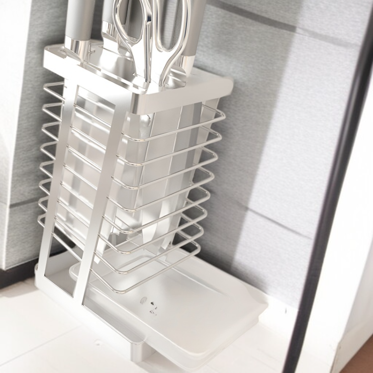 コンパクトで省スペースなカウンタートップナイフホルダー