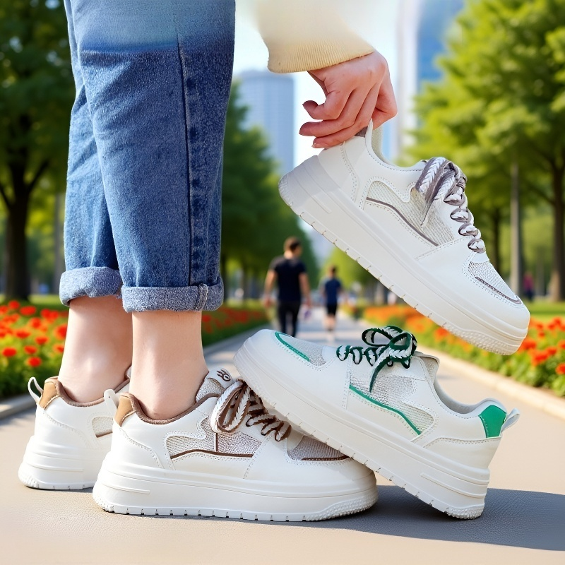 通気性のある白いスニーカー