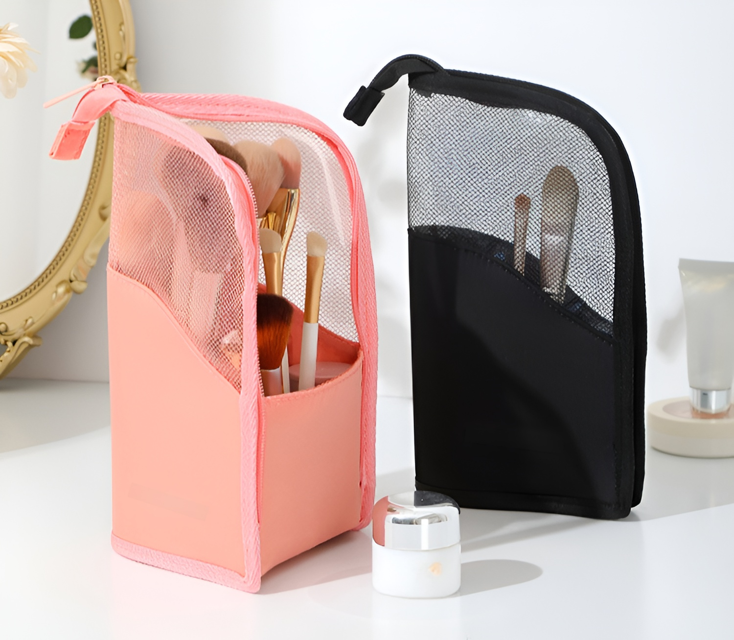 化粧道具を整理できる大容量ケース