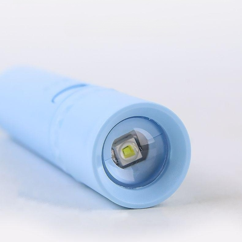 便攜多功能充電小手電