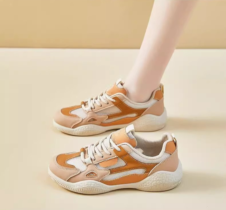 أحذية نسائية مريحة بنعل سميك