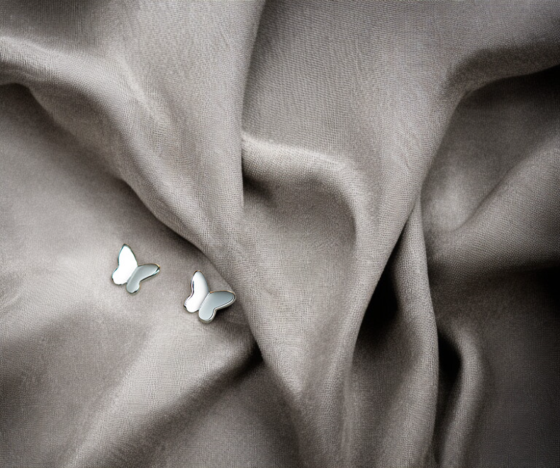 أقراط عصرية مناسبة للإطلالات اليومية