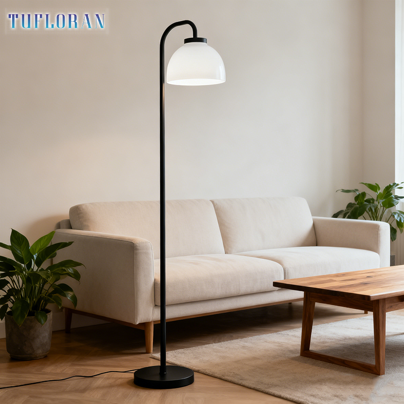 โคมไฟตั้งพื้นสไตล์มินิมอล