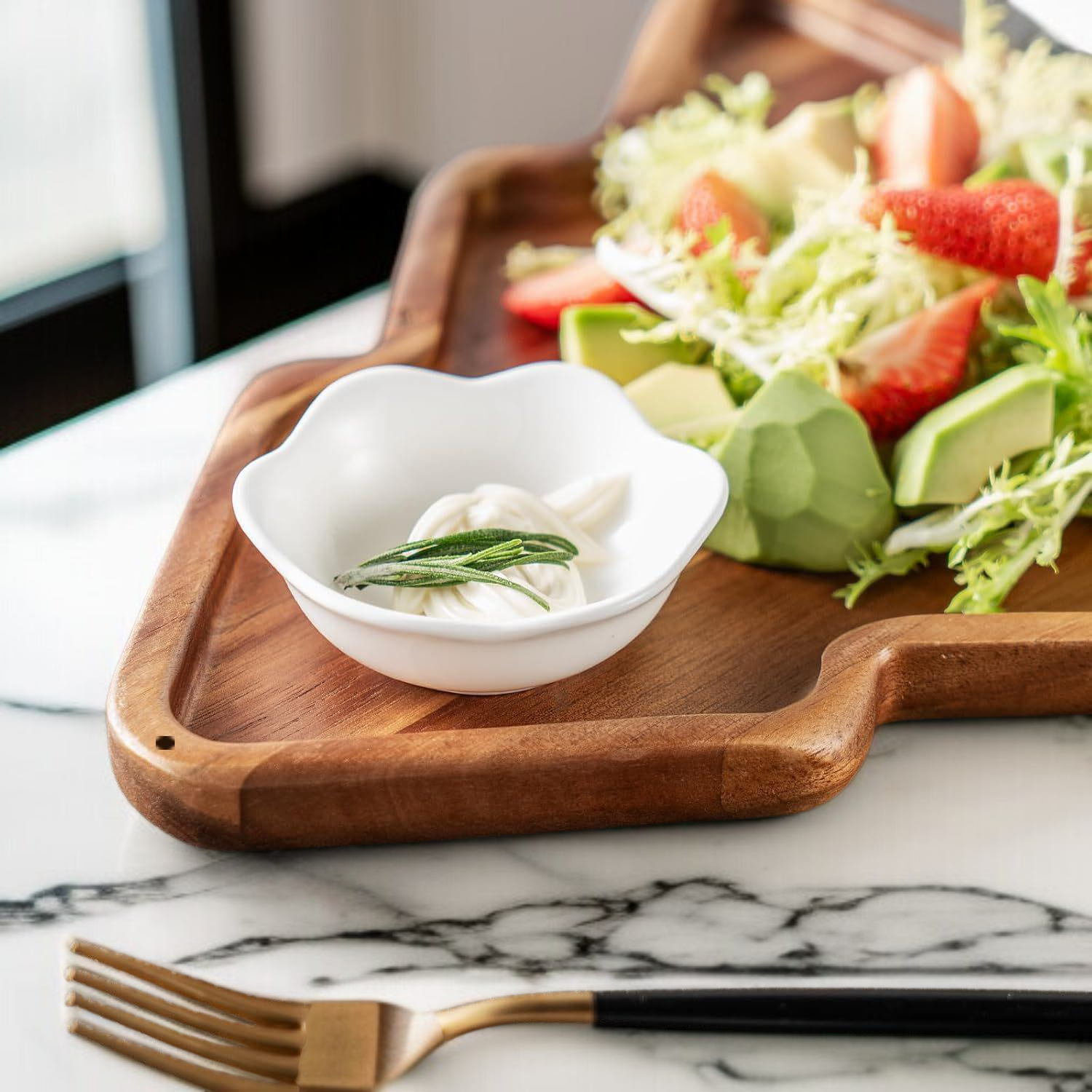 クリスマスディナーにぴったりの木製プレート