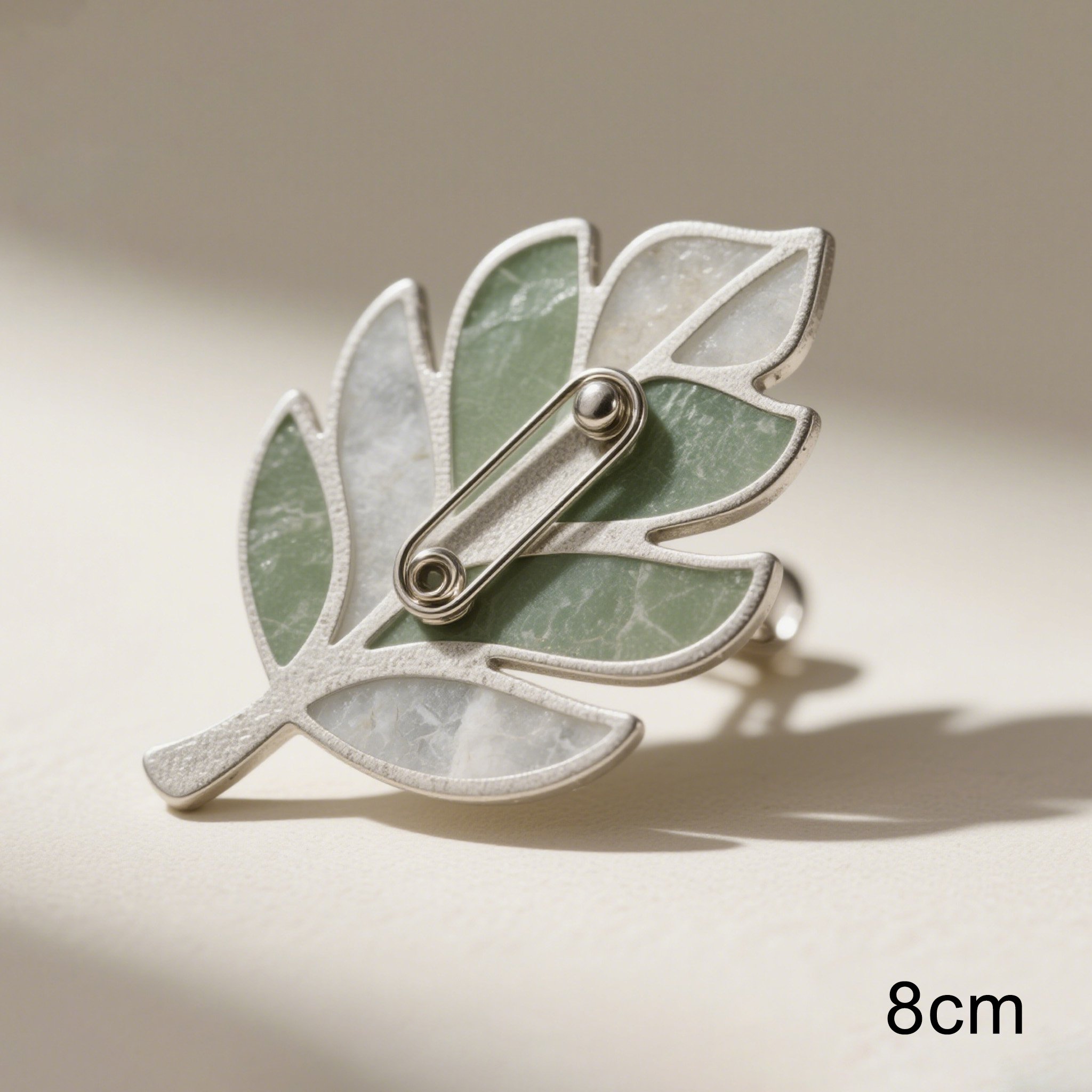 자연에서 영감을 받은 패션 브로치