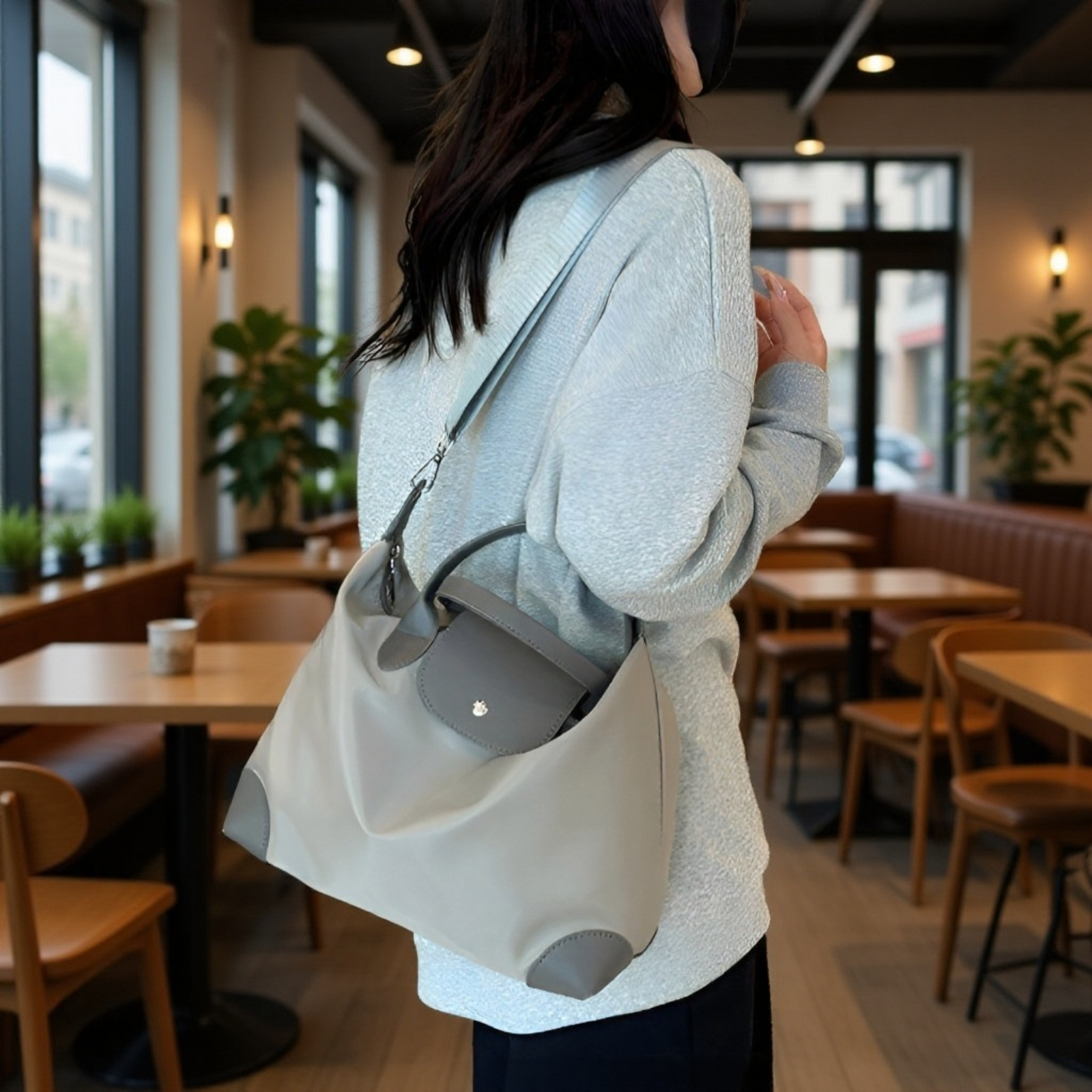 軽量大容量レディースバッグ肩掛けイメージ