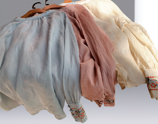 レトロ調刺繍が魅力の新作レディーストップス